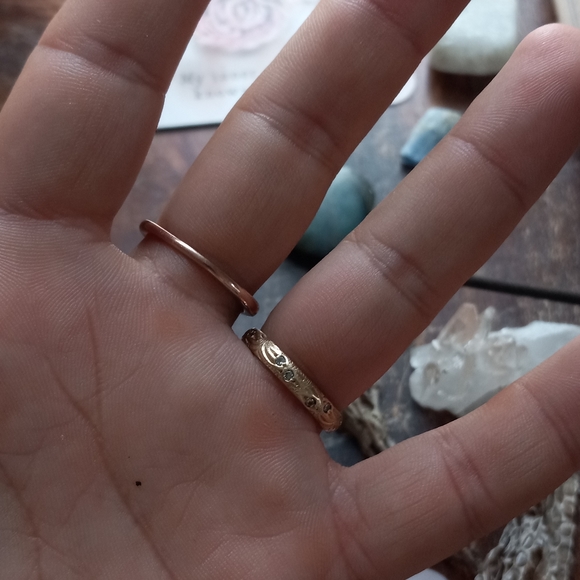 One of a Kind, Gold & Multi Diamond Ring - Picture 5 of 7